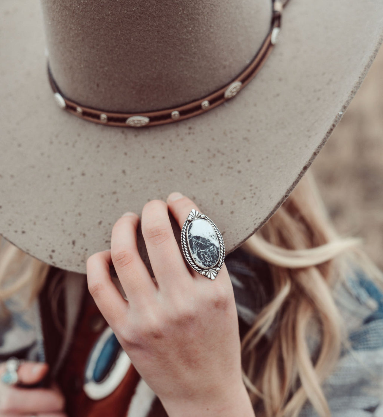 White Buffalo Oval Ring {Size 8}